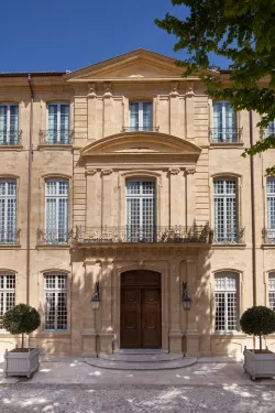 Façade Hôtel de Caumont