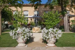 Terrasse et jardin haut Caumont