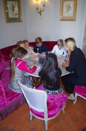 Ciné-ateliers et visites-ateliers enfants salons historiques Caumont