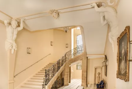 Entrance hall Caumont