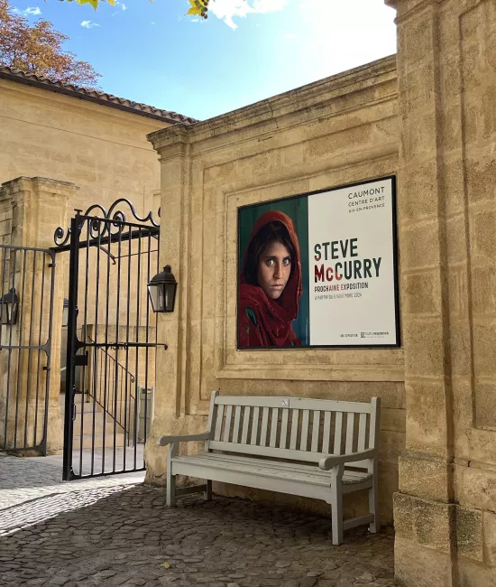 cour exposition McCurry Caumont