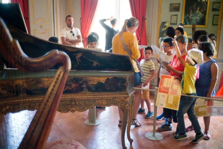 Visite enfants salons historiques Hôtel de Caumont