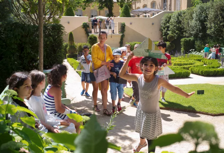 Visite enfants jardins Hôtel de Caumont